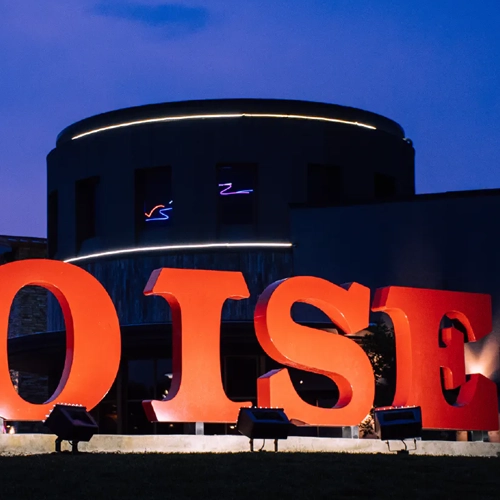 Attracts Foot Traffic